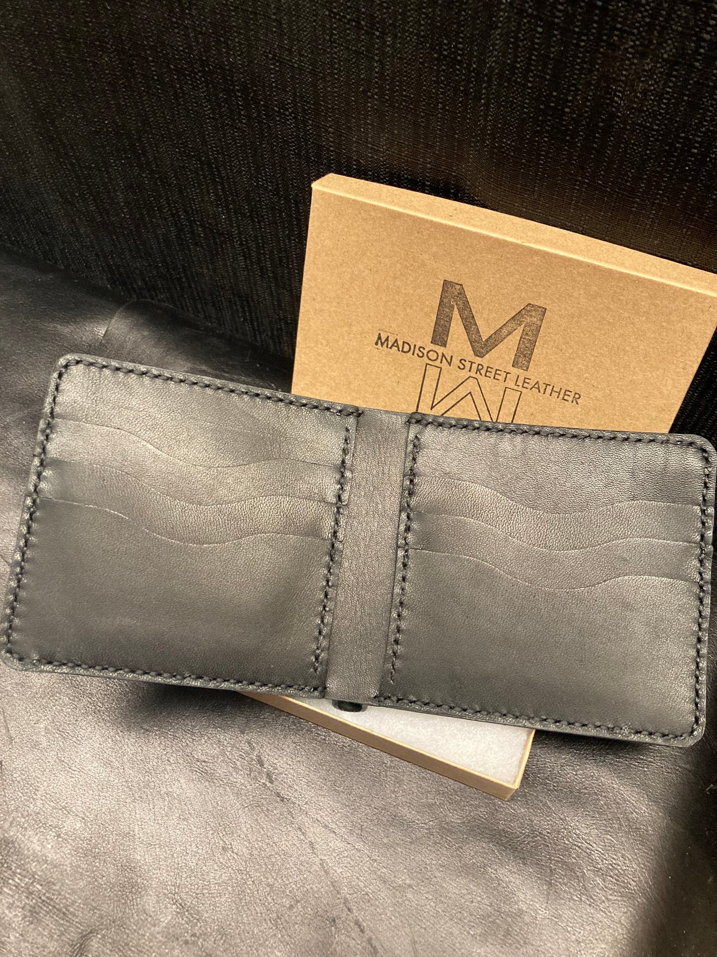 Traditional Bifold Wallet - Black