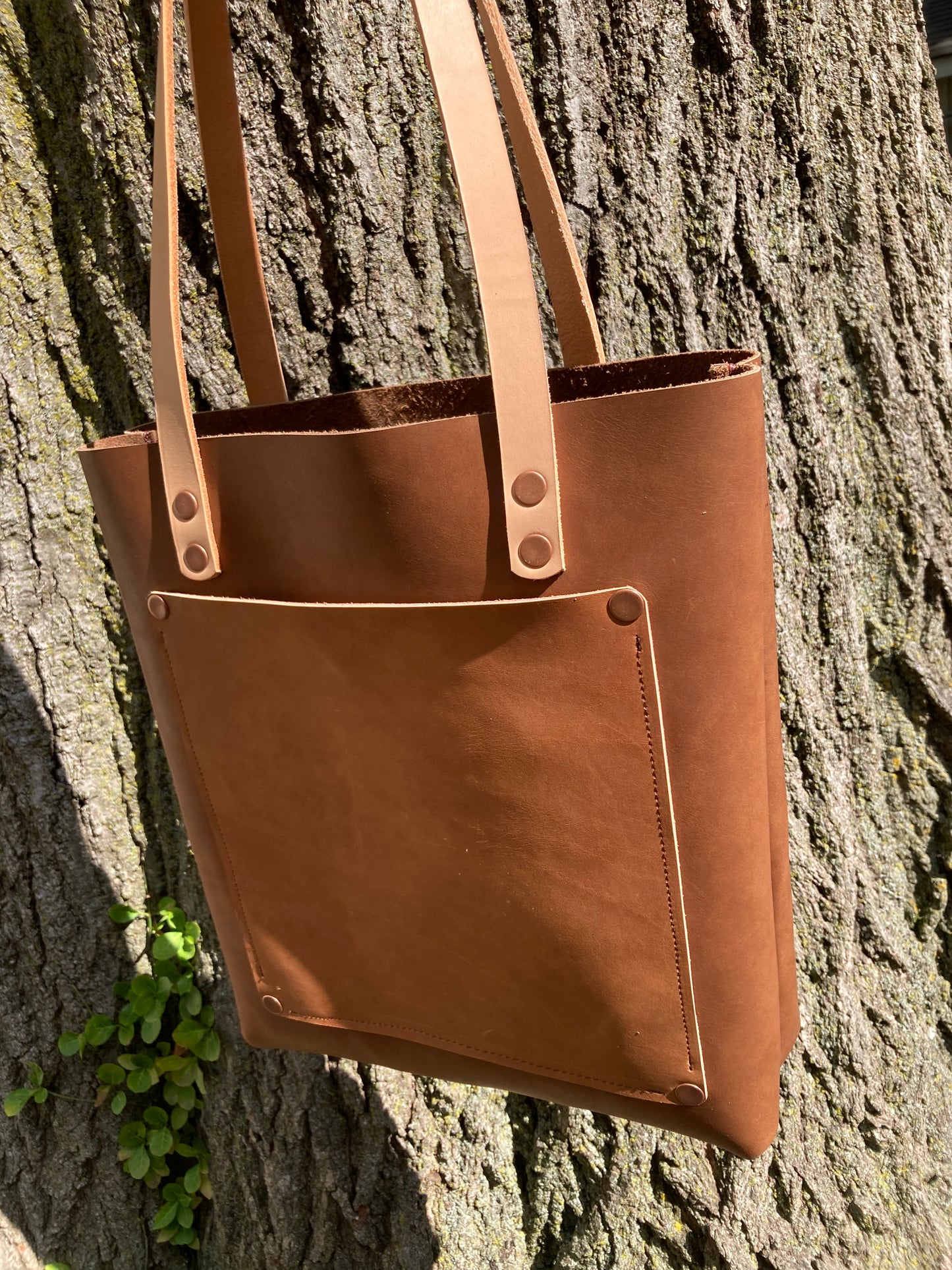Medium Brown Tote Bag (Pinecone Leather Pocket)