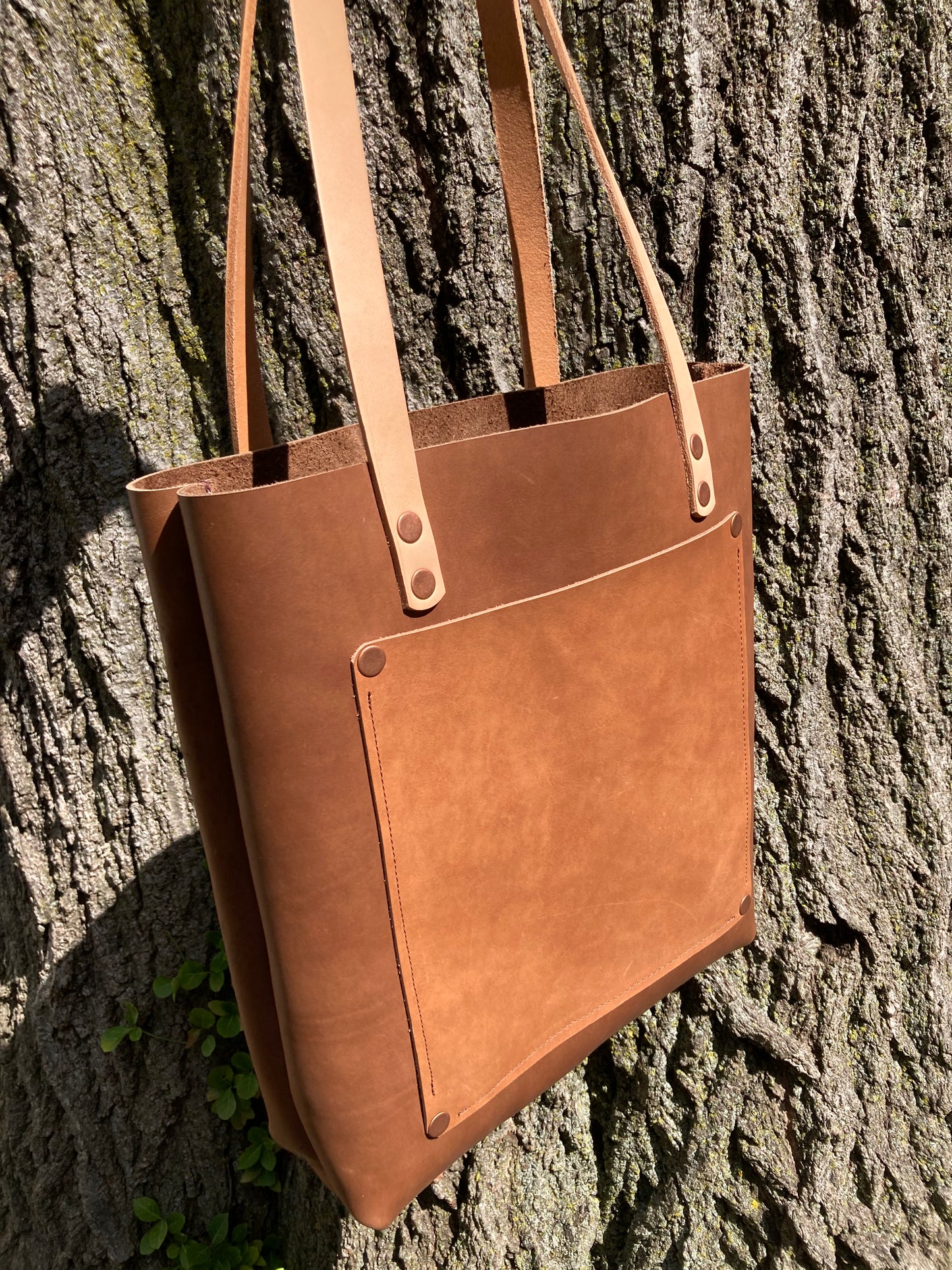 Medium Brown Tote Bag (Pinecone Leather Pocket)